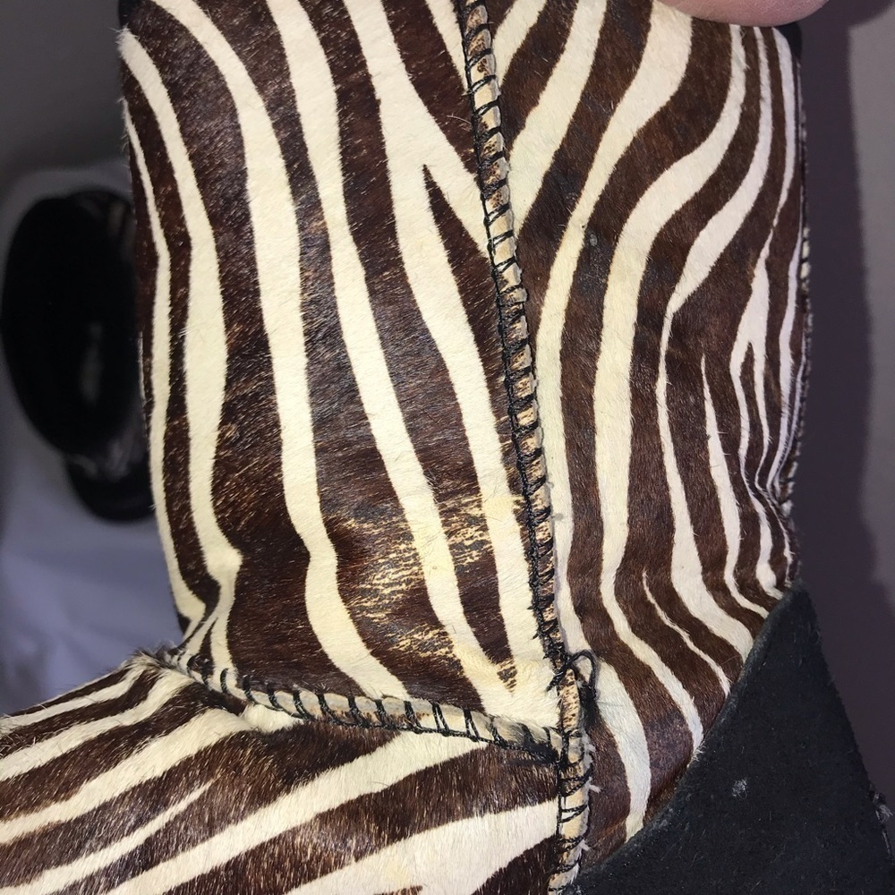 UGG Short Exotic Zebra print pony hair boots. Size 6 GUC - Picture 10 of 12